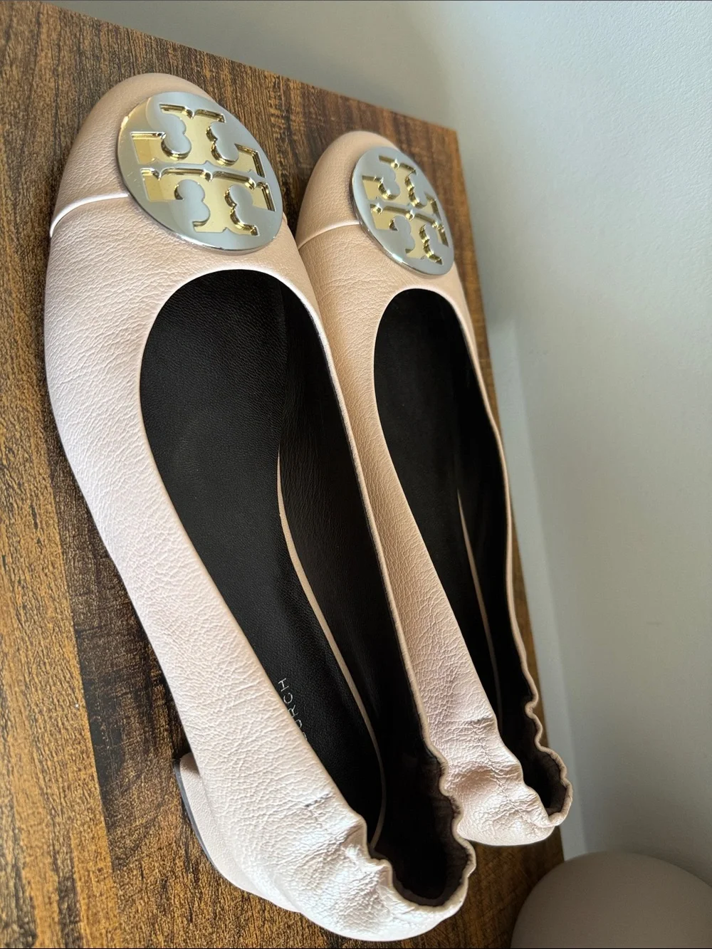 Tory Burch Blush Pink Logo Round-Toe Ballet Flats